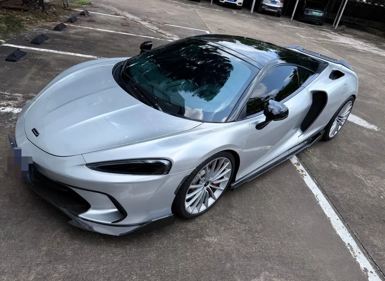 McLaren GT