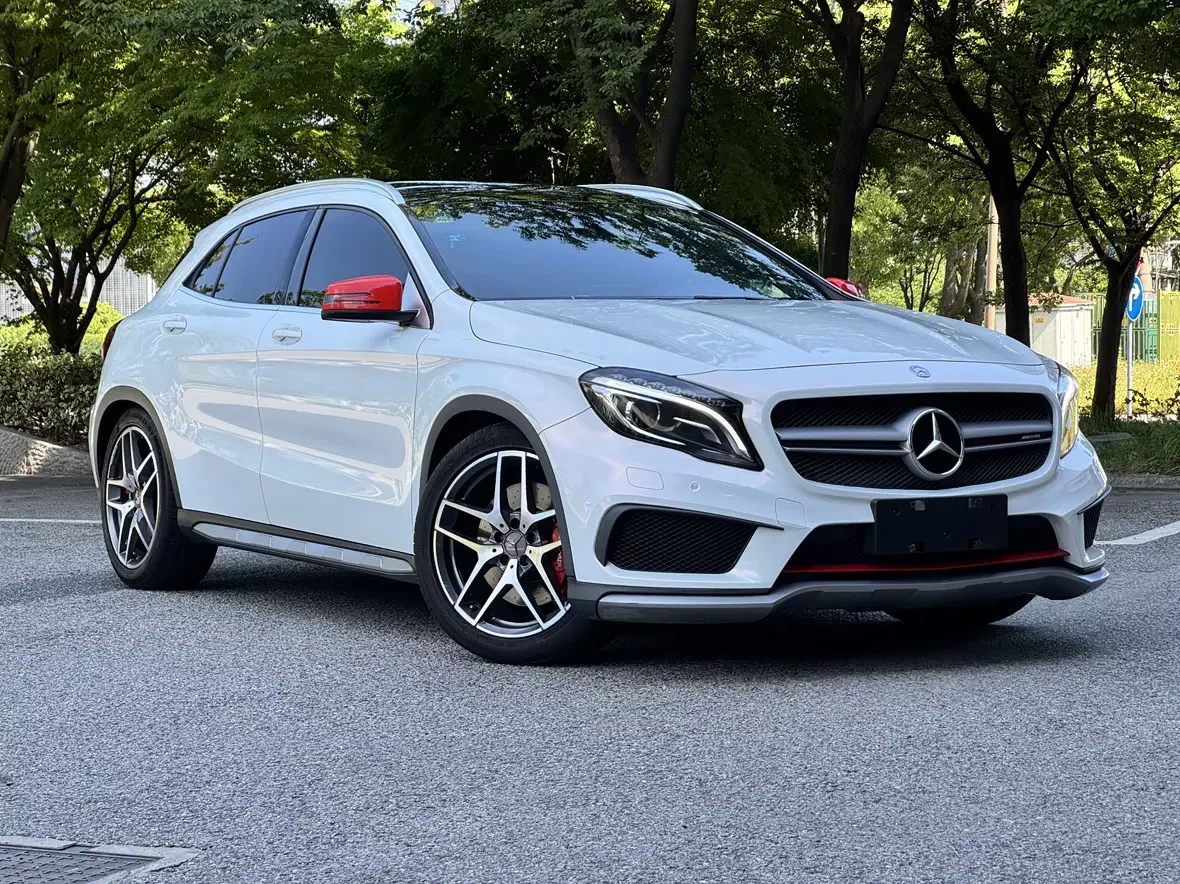 Mercedes-Benz GLA AMG