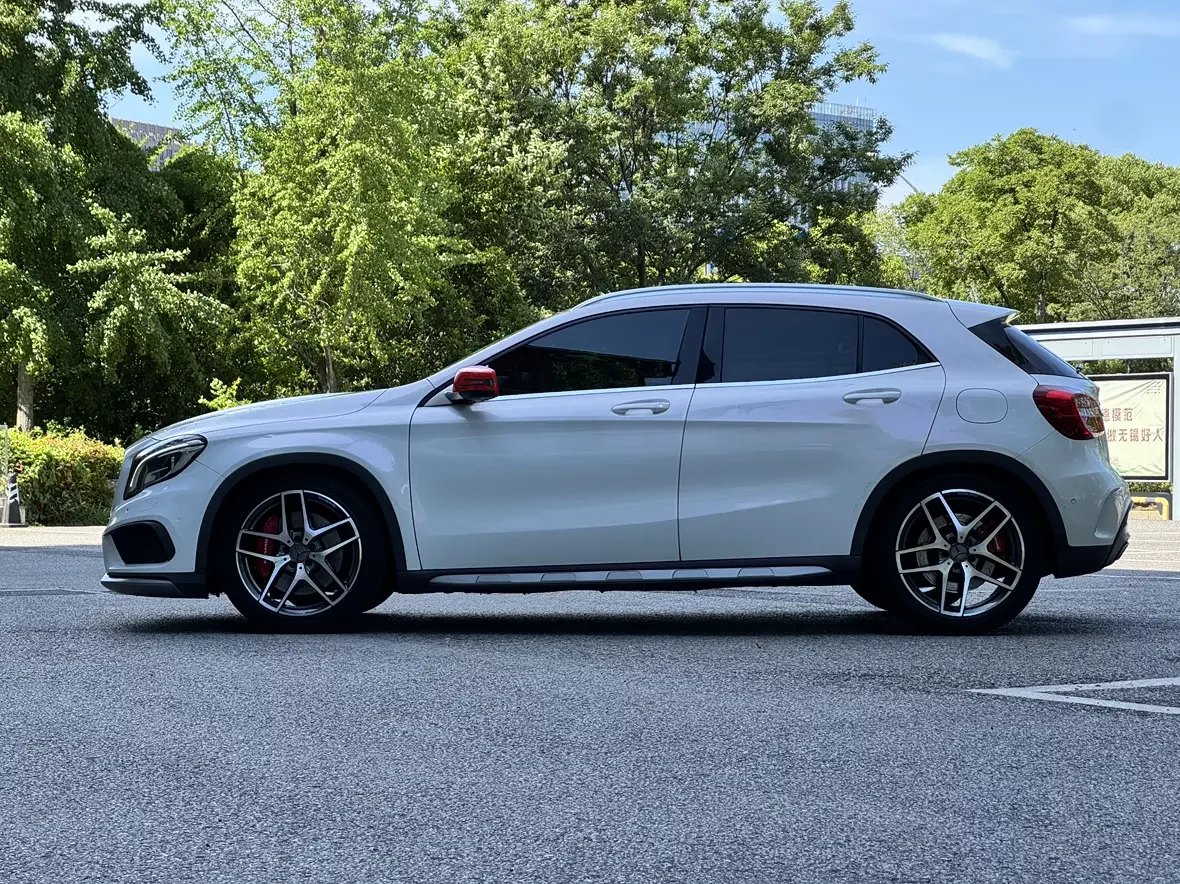Mercedes-Benz GLA AMG