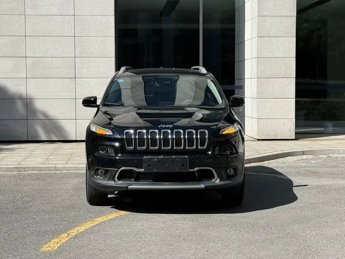 Jeep Cherokee  из Китая