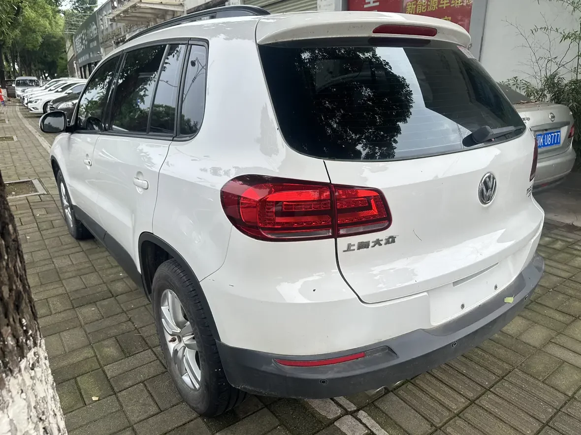 Volkswagen Tiguan (Tharu)