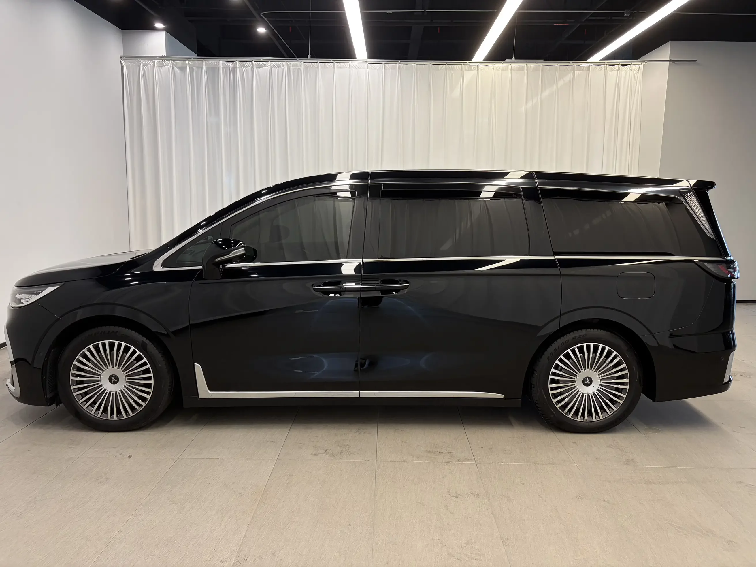 Voyah Lantu Dreamer PHEV