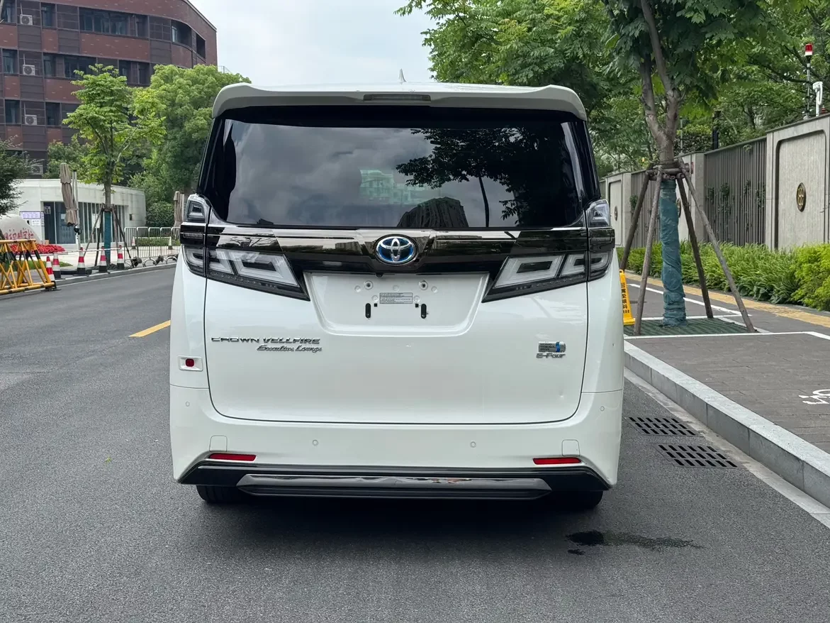 Toyota Crown Wellfire