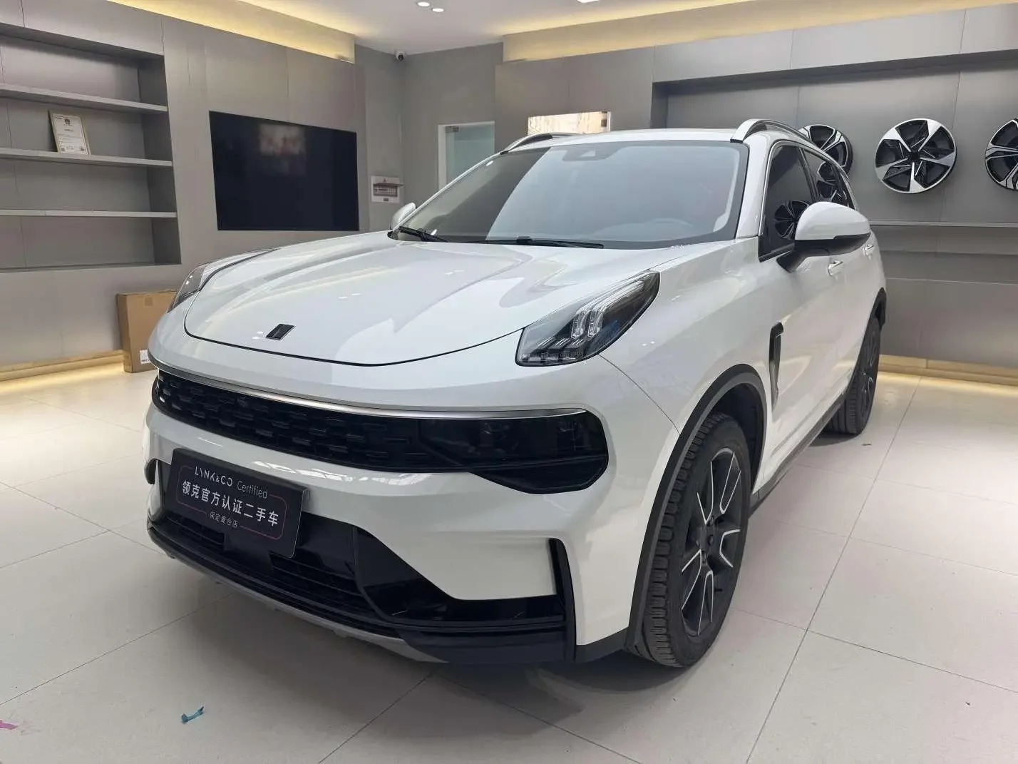Lynk & Co 01