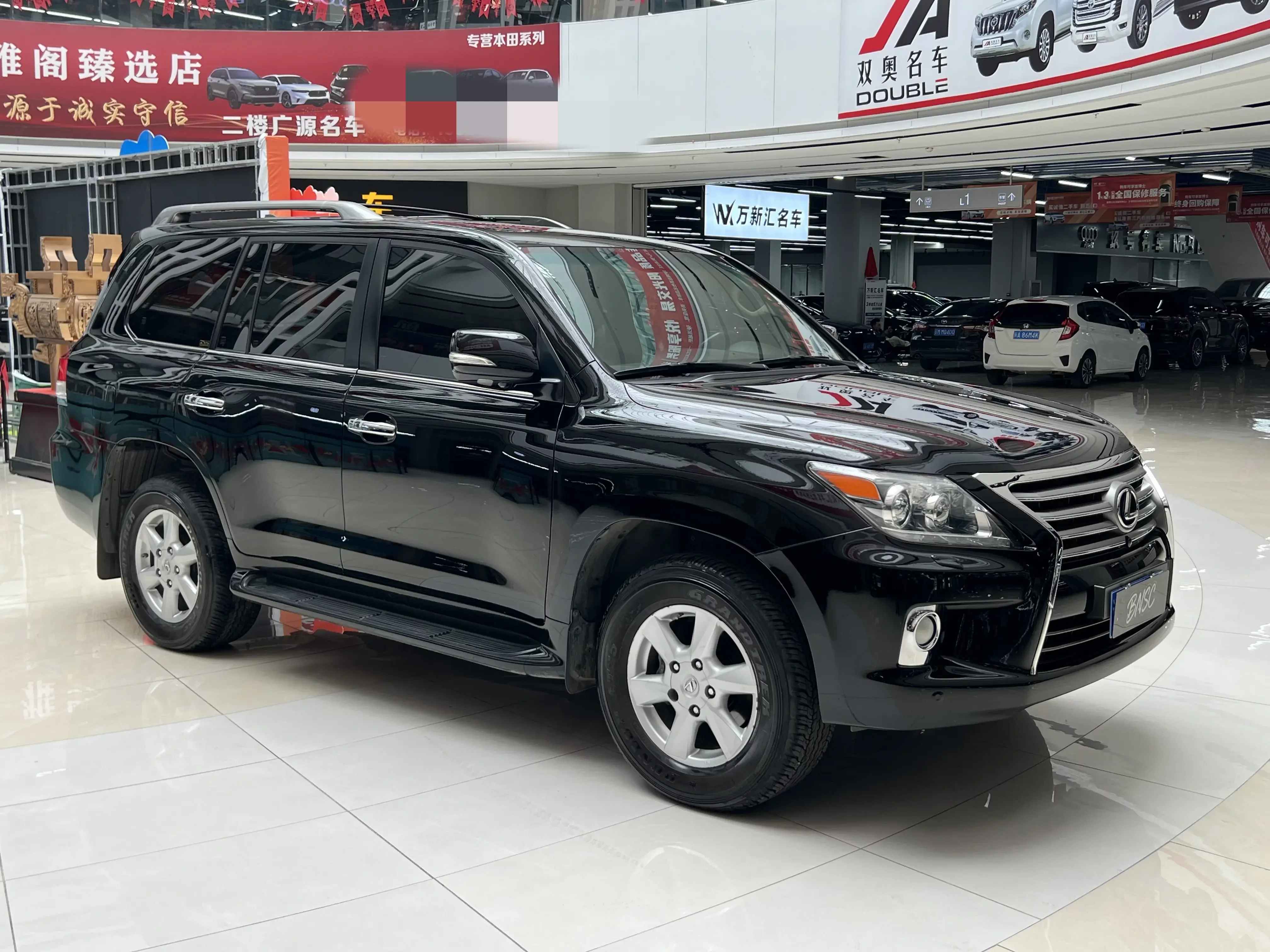 Lexus LX