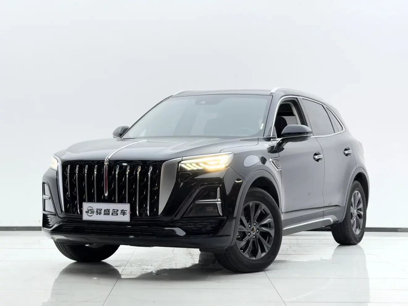 Hongqi HS5