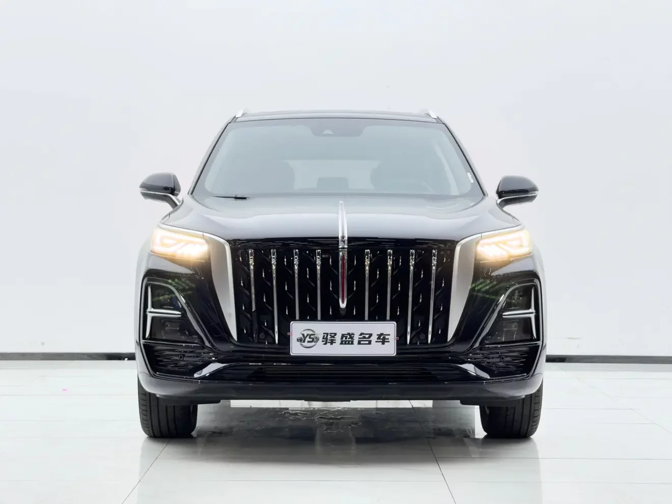 Hongqi HS5