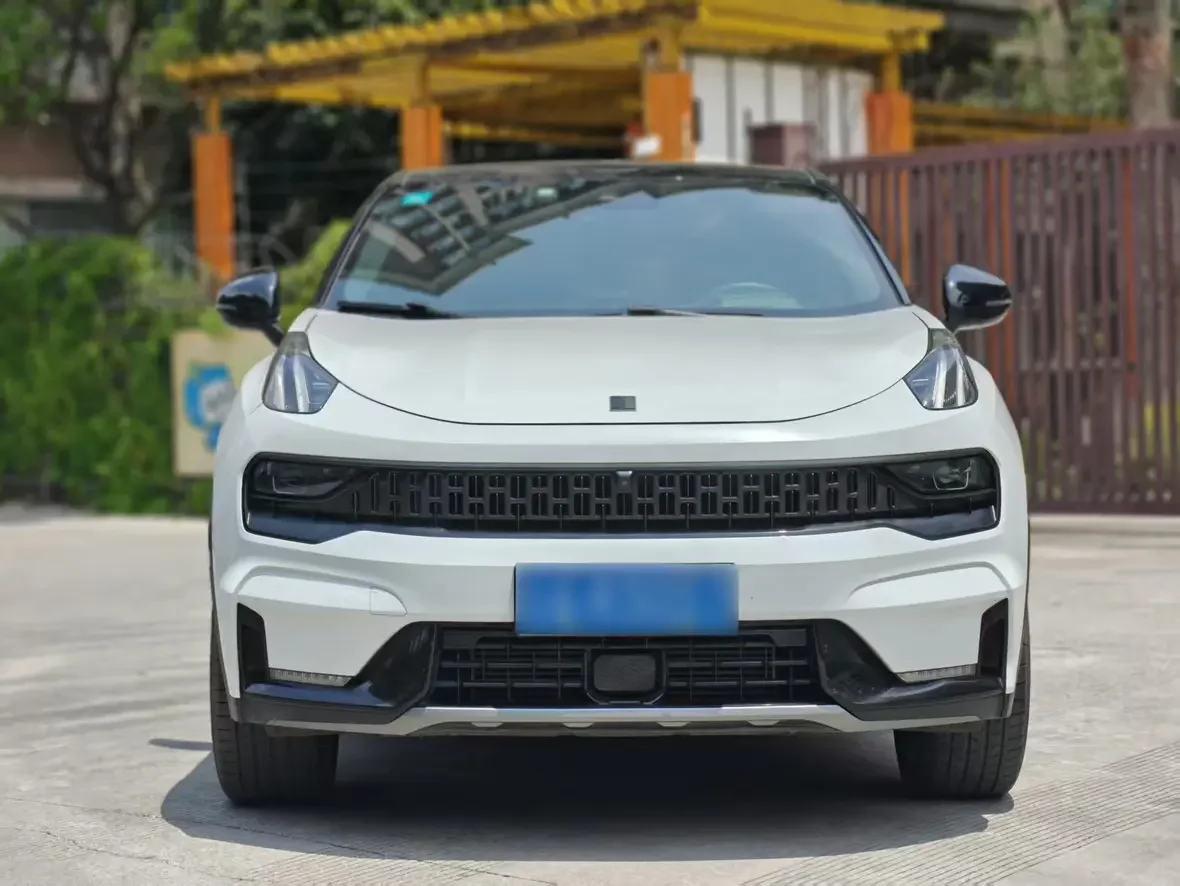 Lynk & Co 05