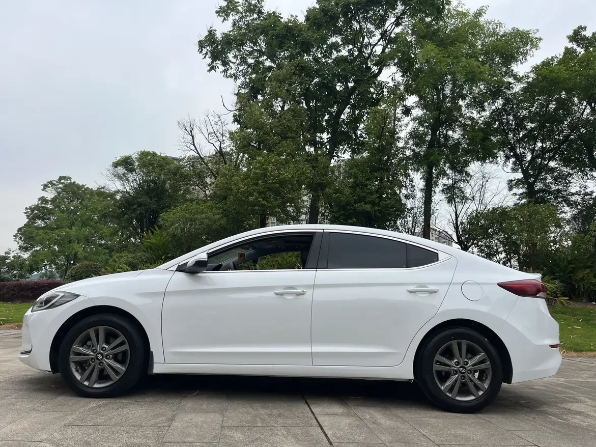Hyundai lead