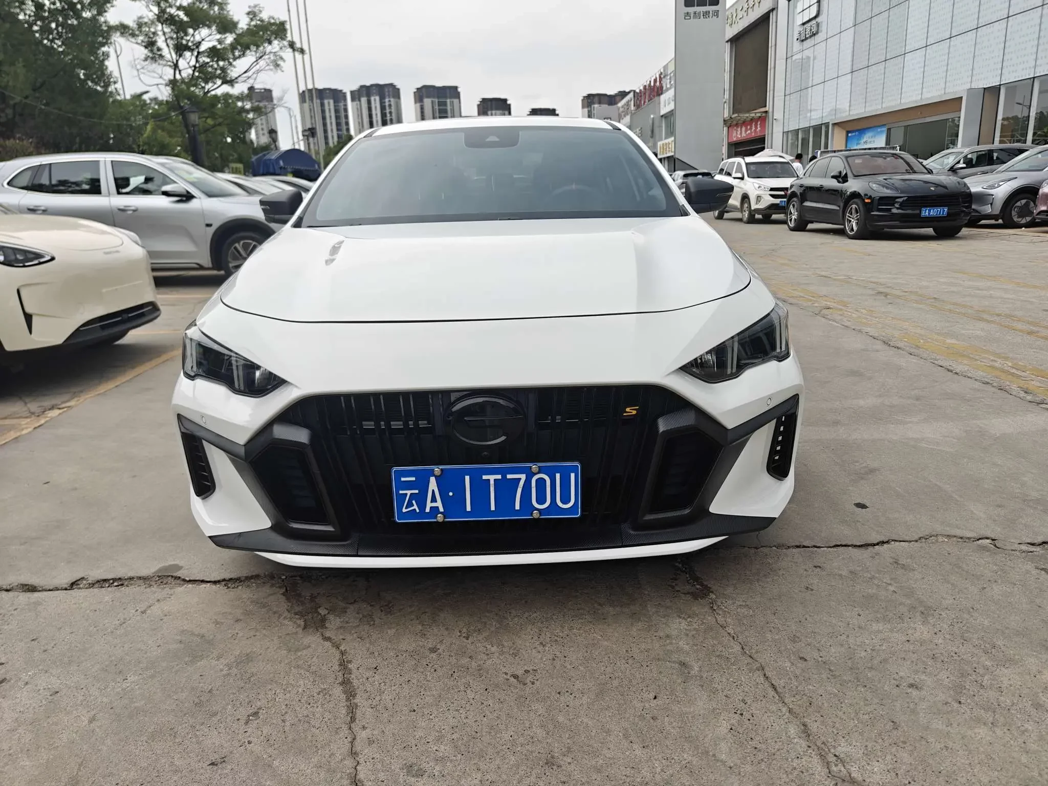 GAC Trumpchi Empow  из Китая