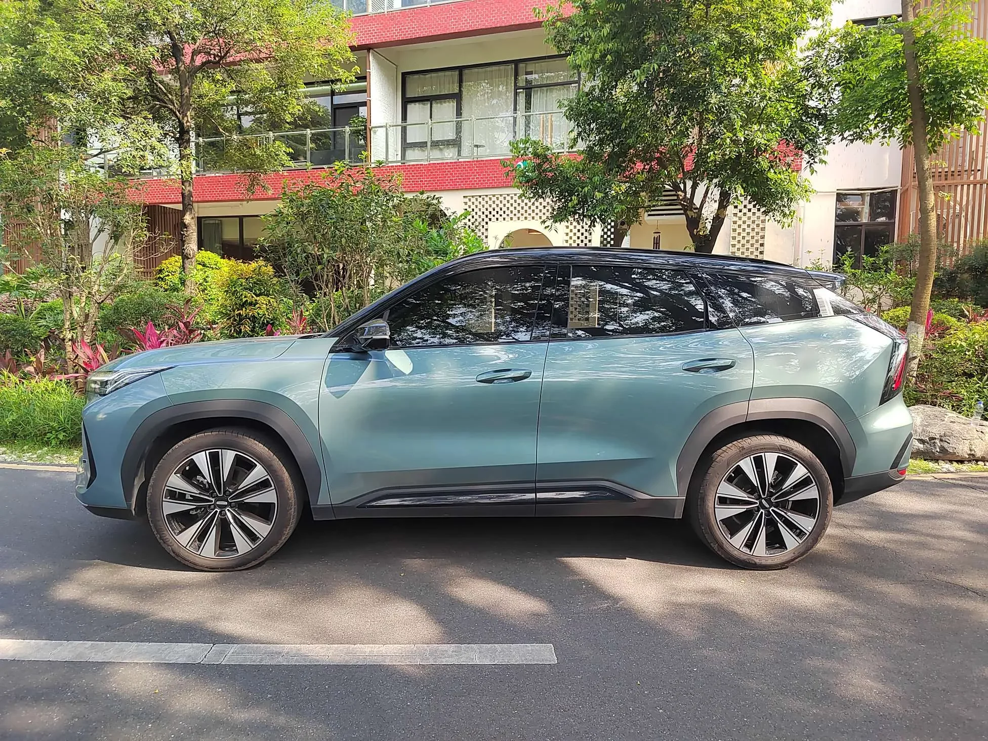Geely Atlas L