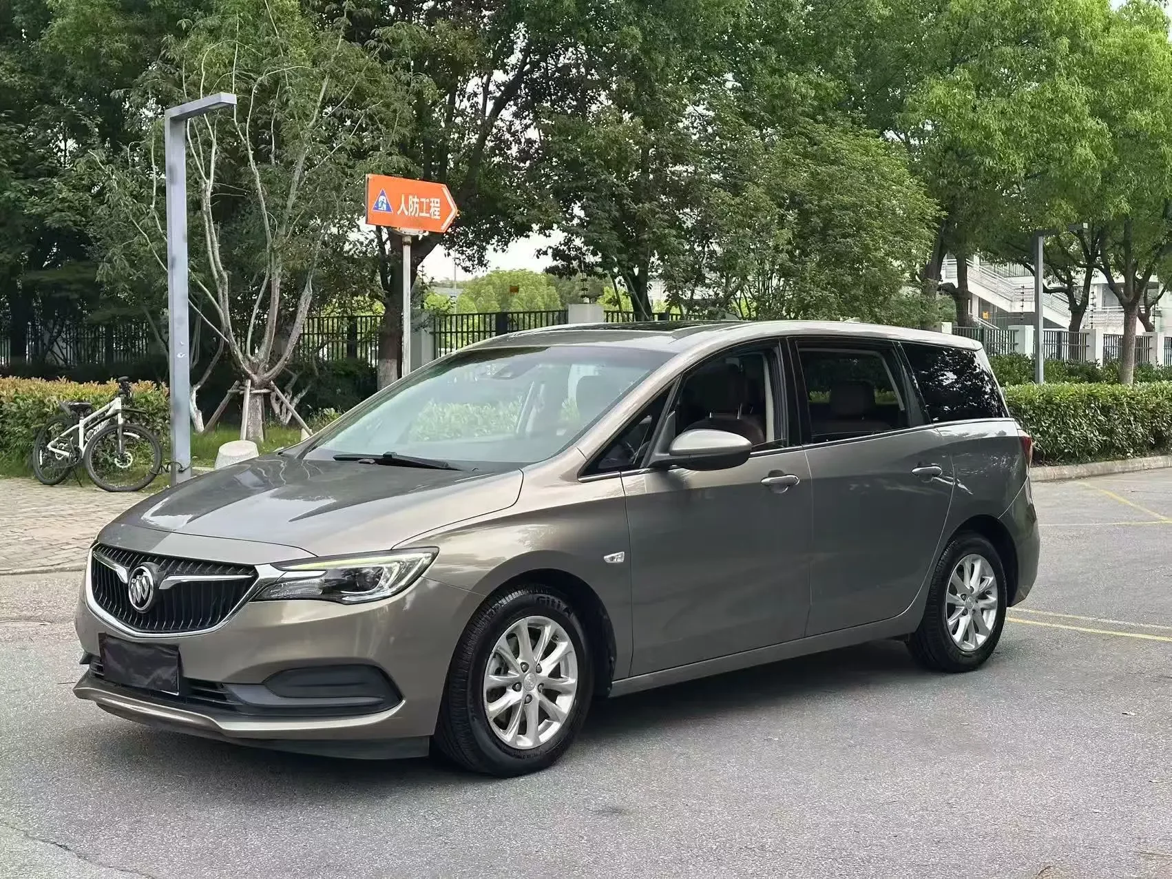 Buick GL6