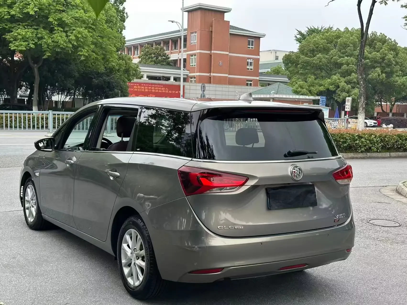 Buick GL6