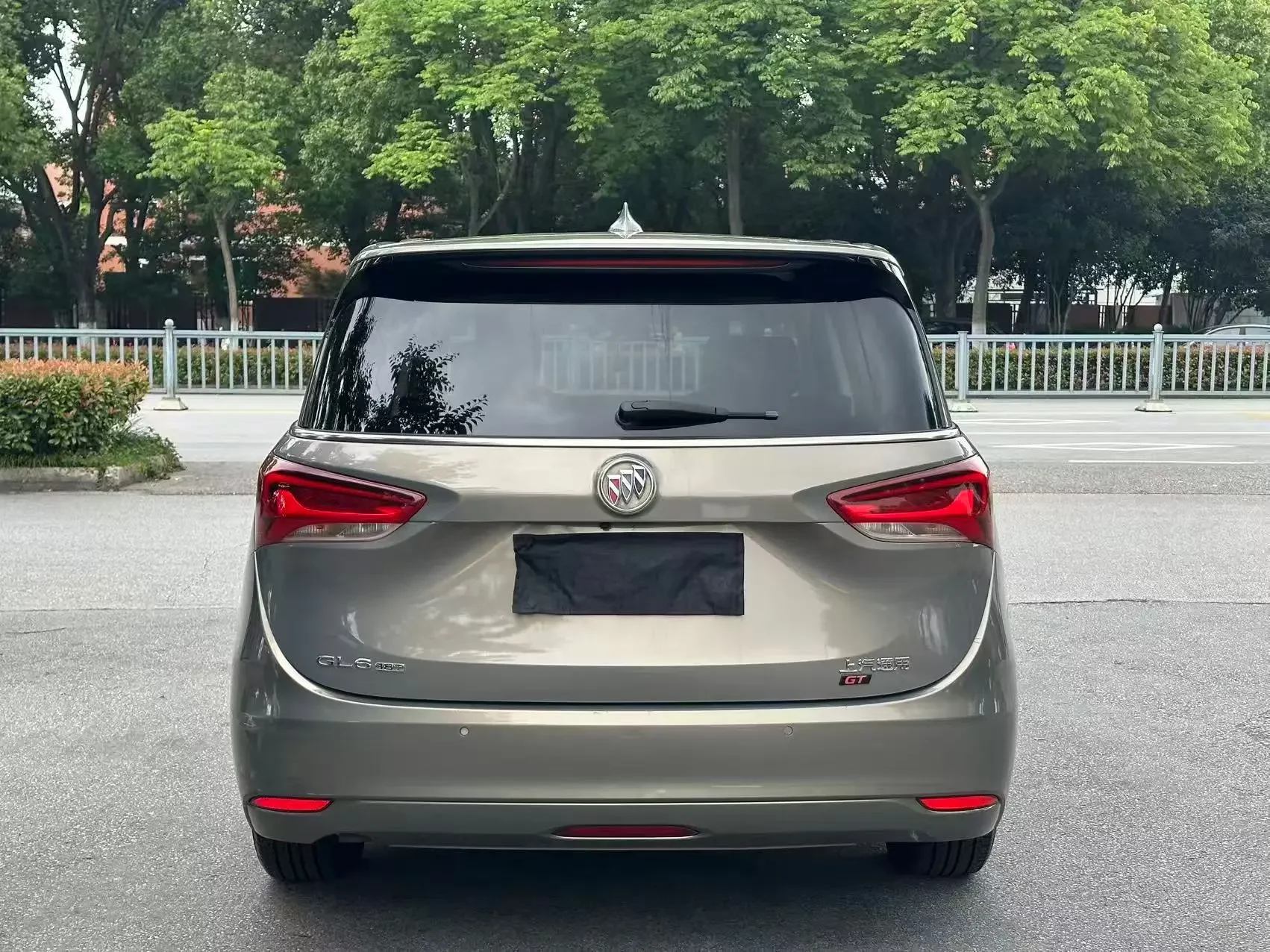 Buick GL6