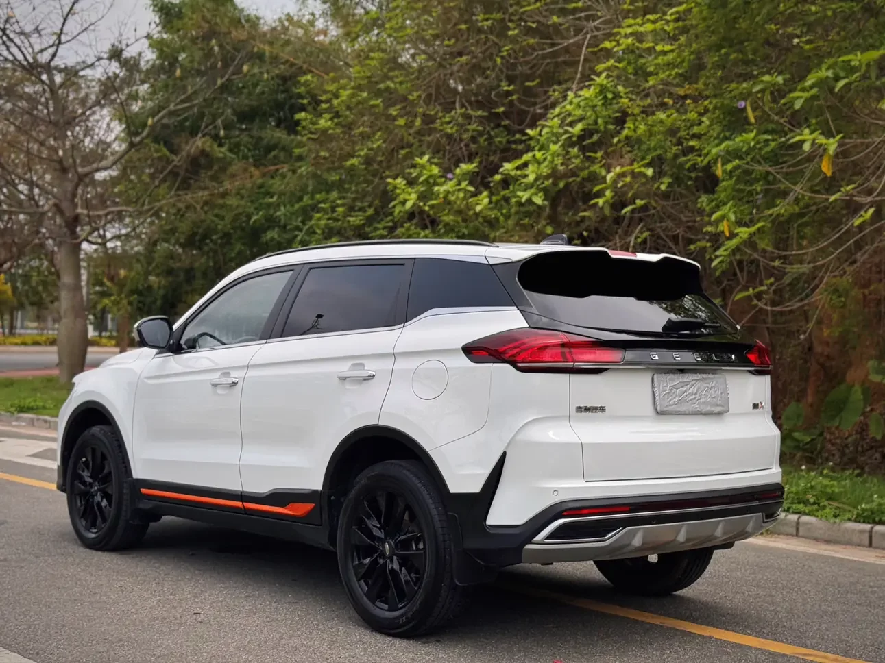 Geely Atlas