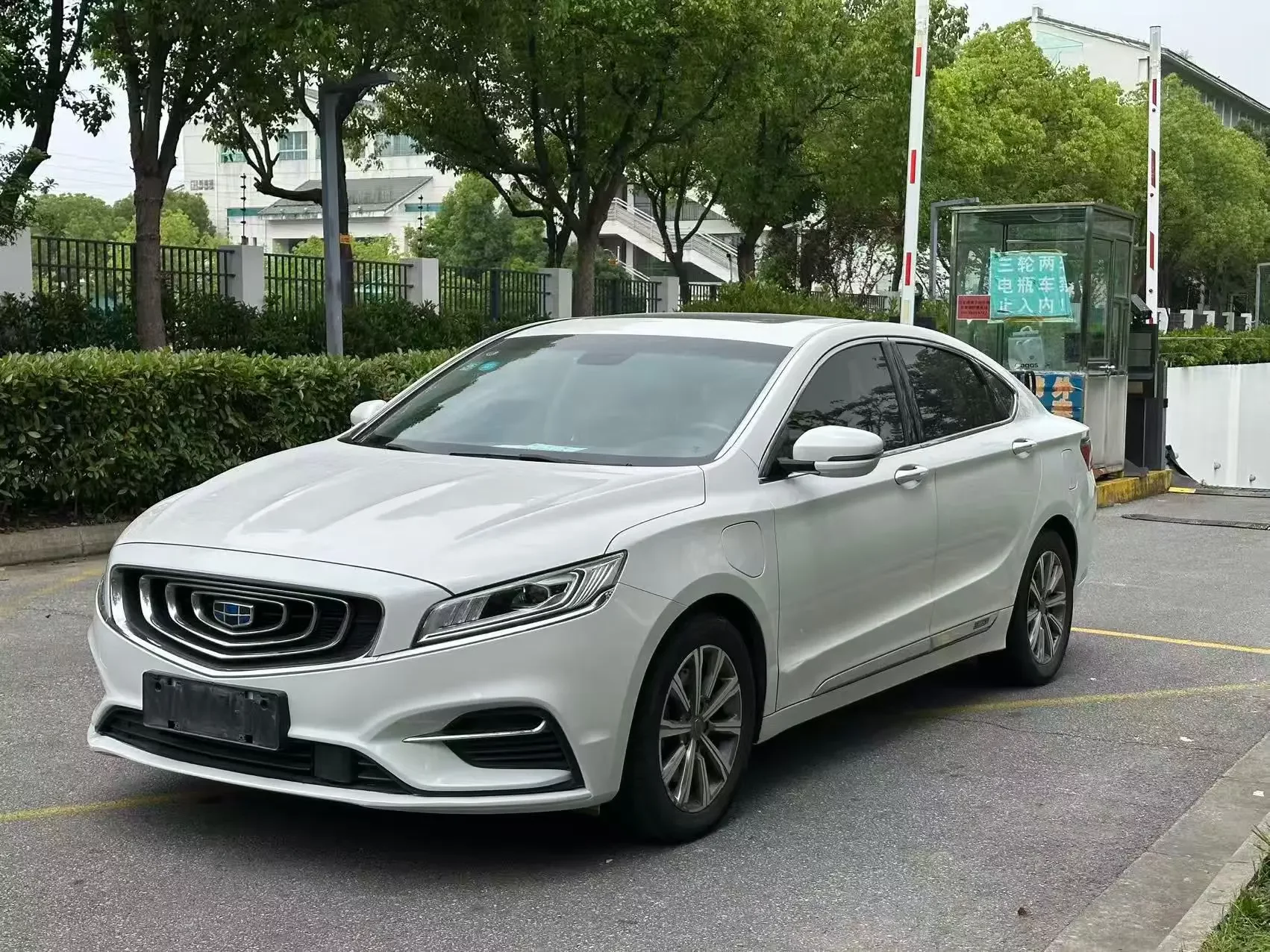 Geely Borui ePro  из Китая