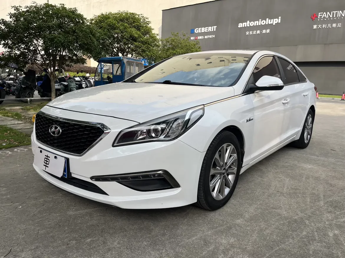 Hyundai sonata nine
