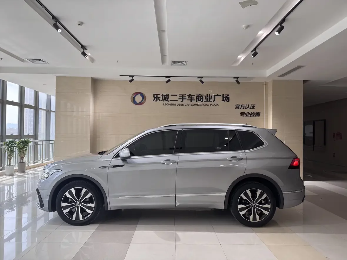 Volkswagen Tiguan L