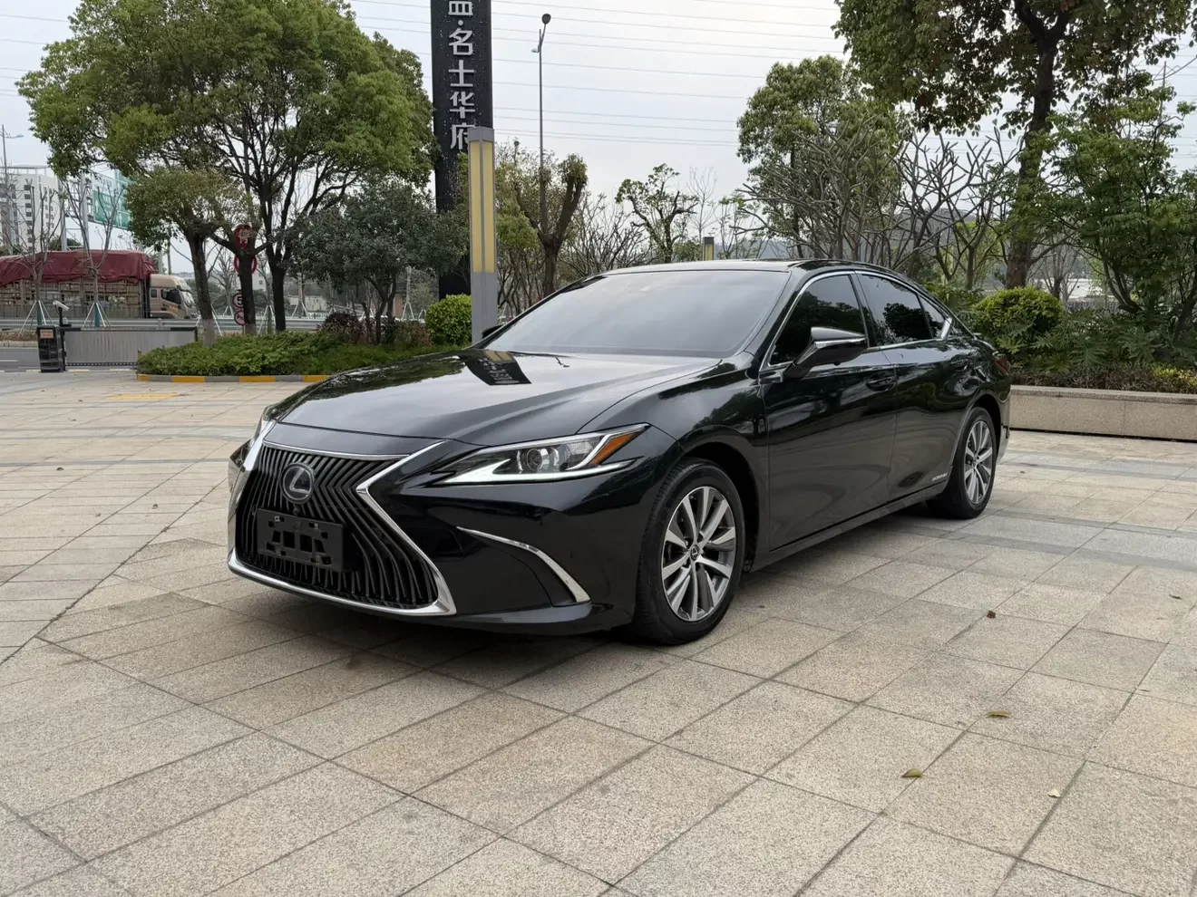 Lexus ES