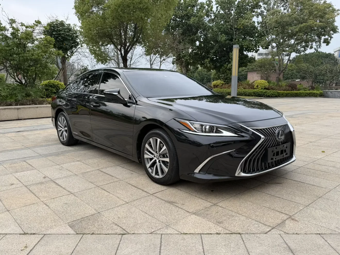 Lexus ES