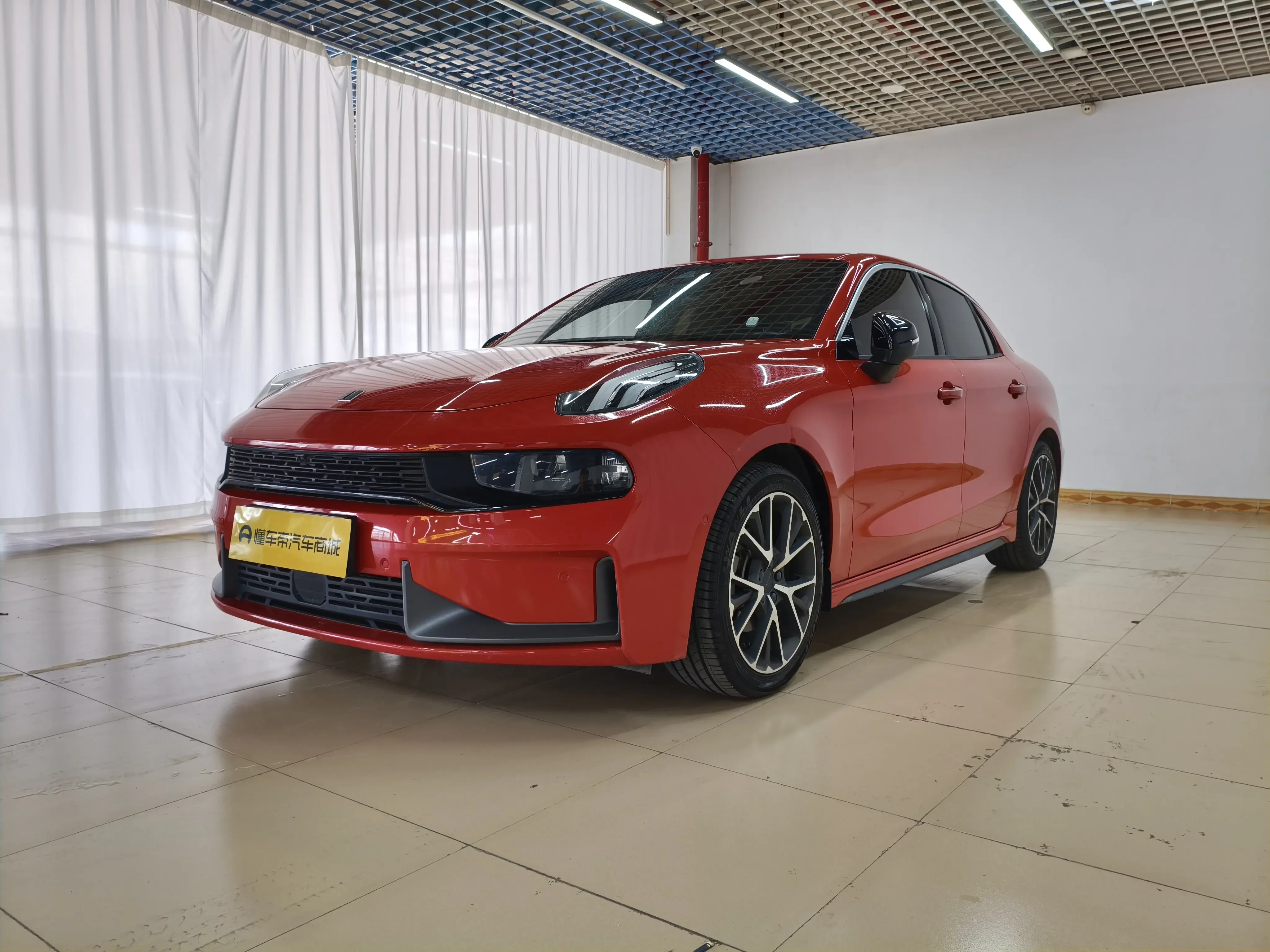 Lynk & Co 03