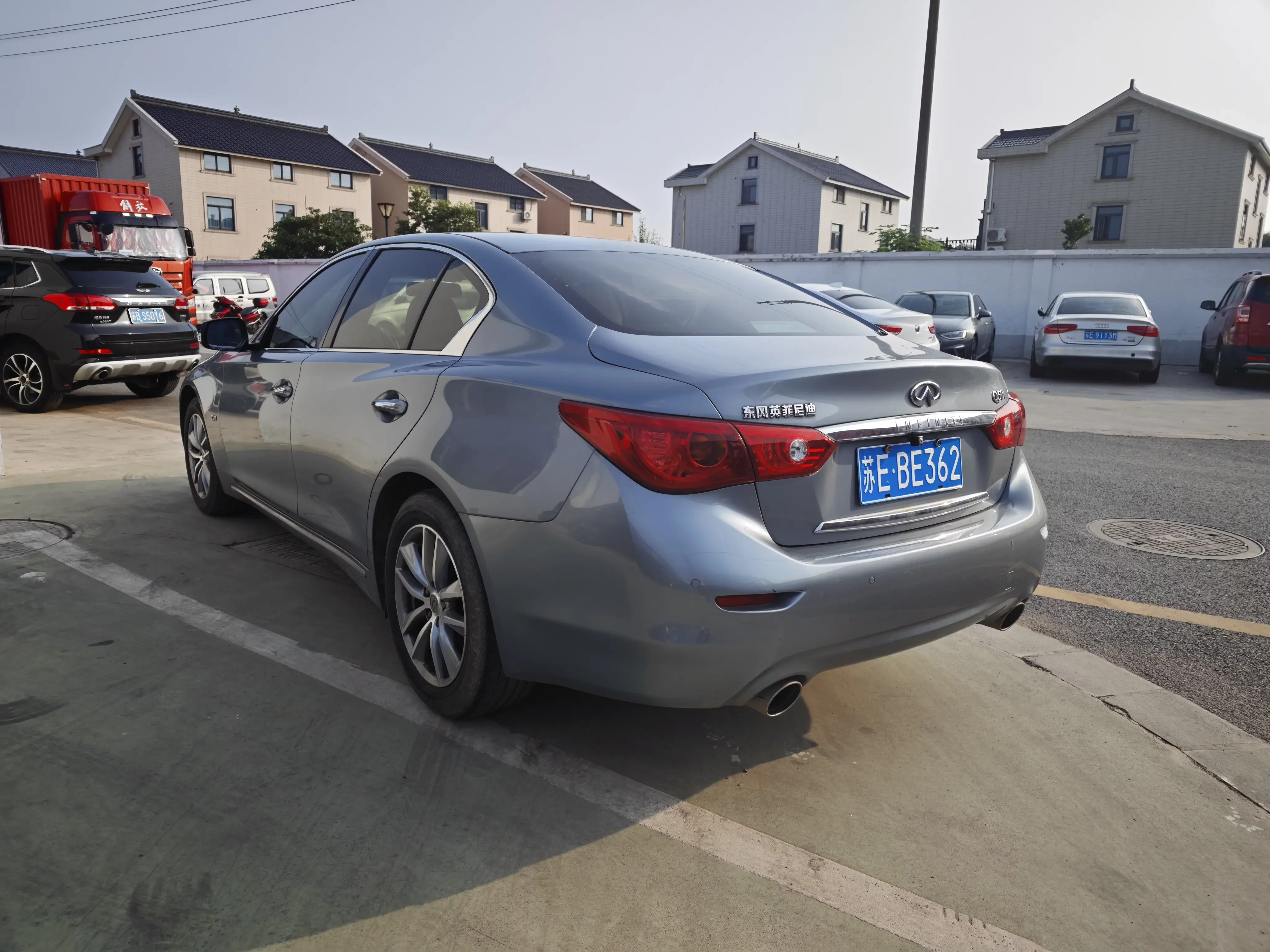 Infiniti Q50L