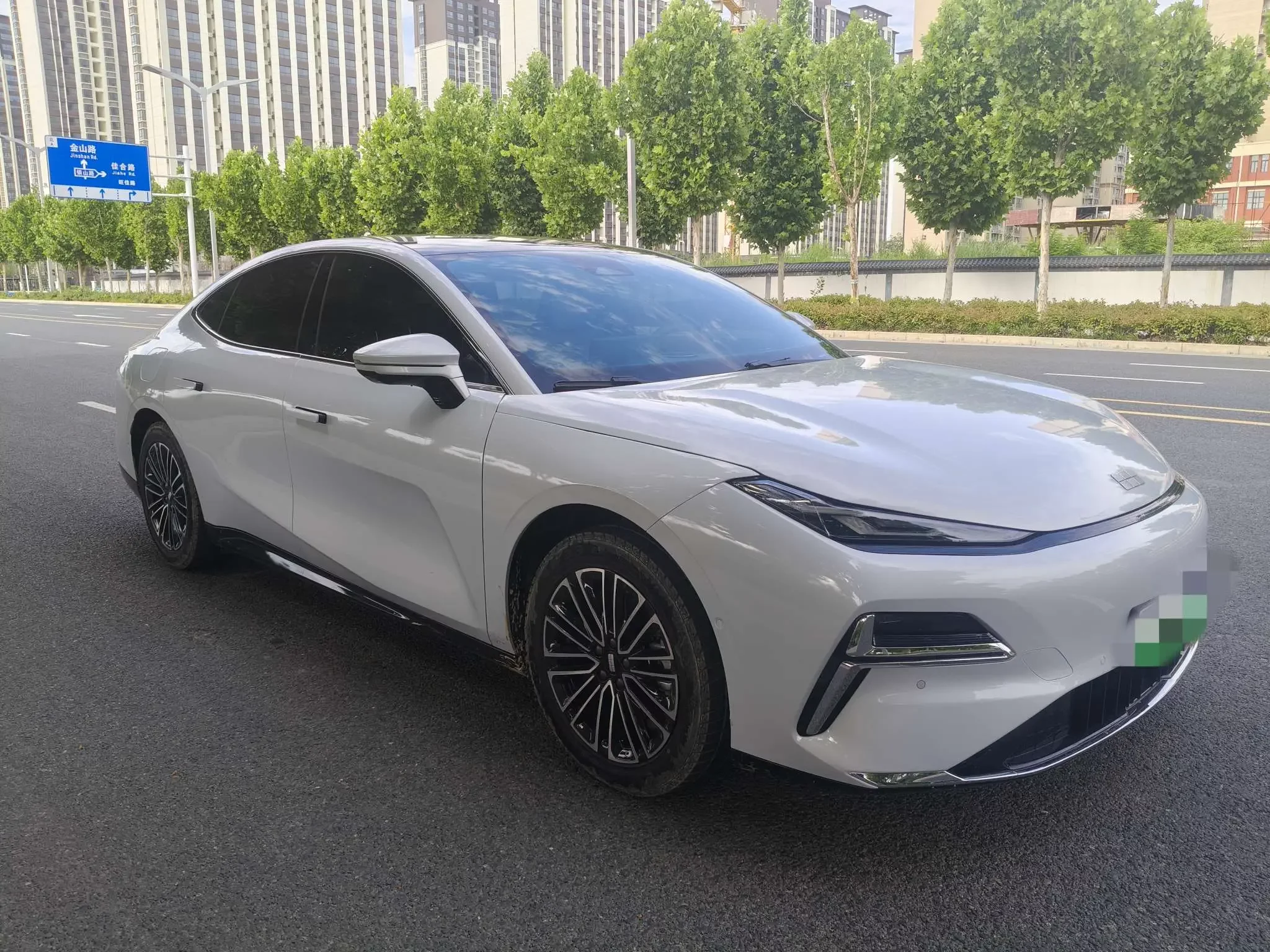 Geely Galaxy Star 8 PHEV