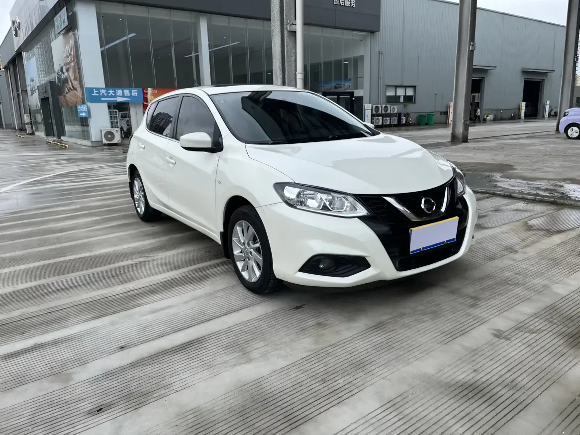 Nissan Tiida