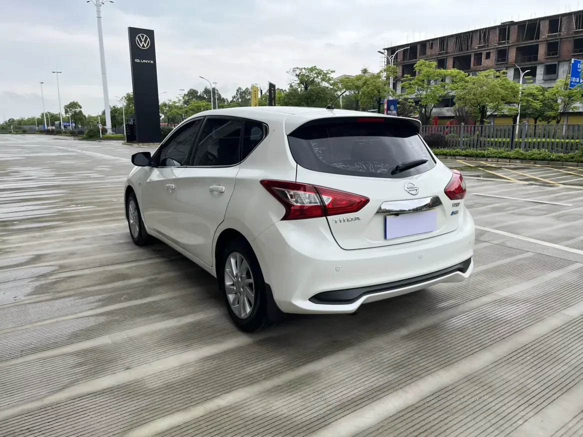 Nissan Tiida