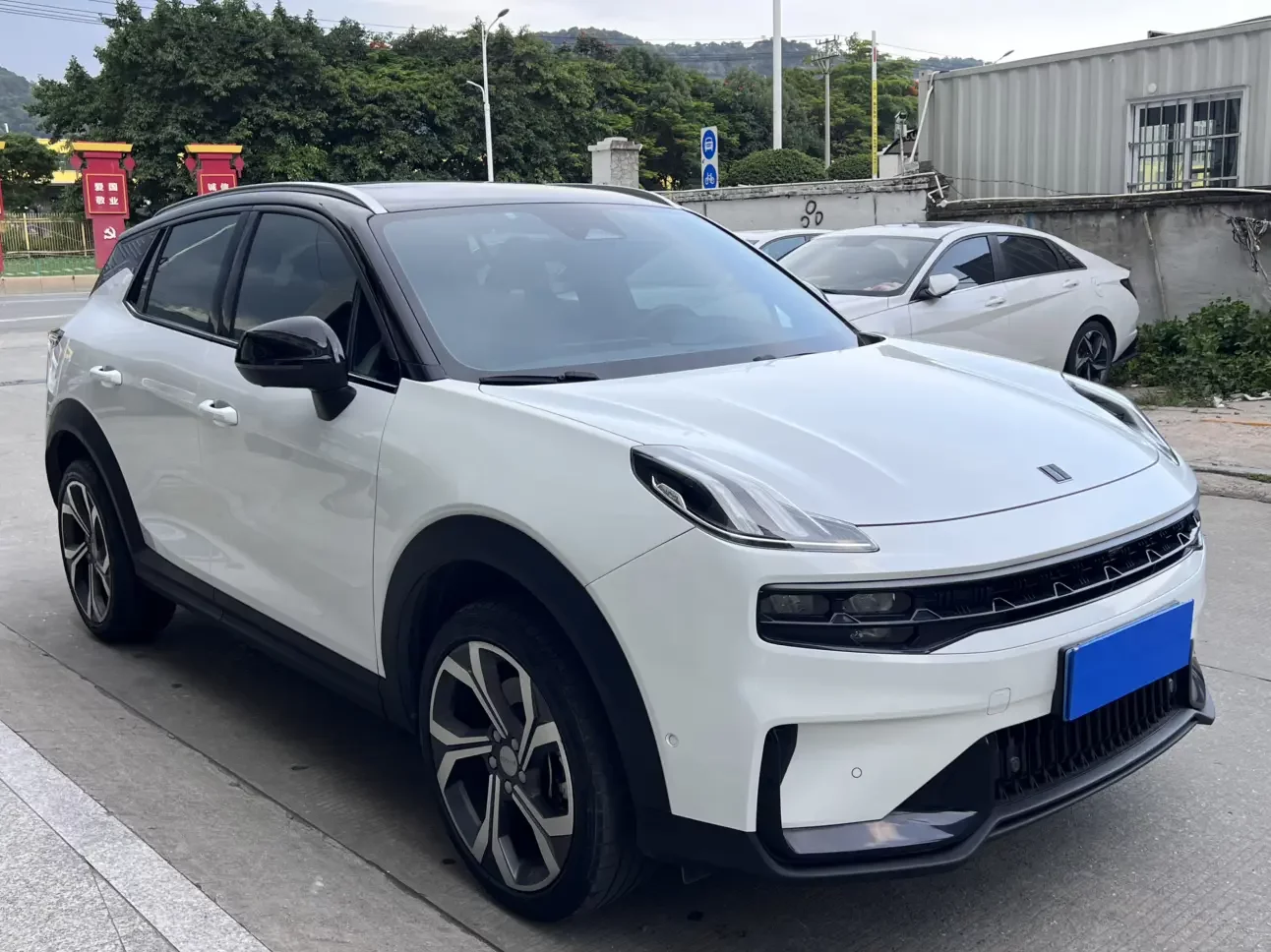 Lynk & Co 06