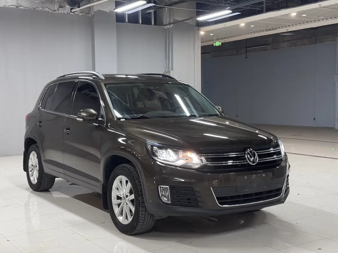 Volkswagen Tiguan (Tharu)
