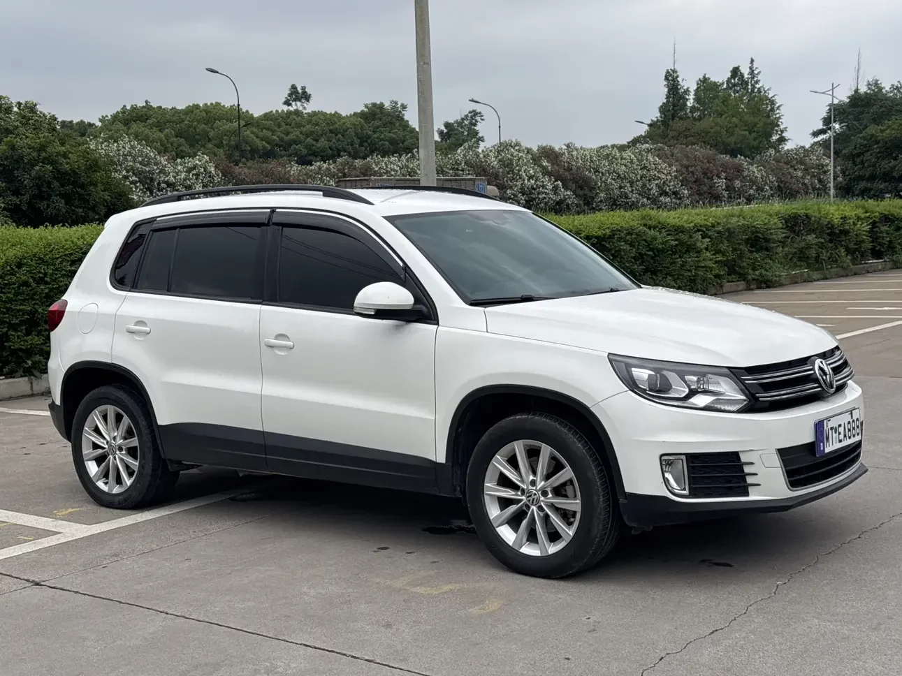 Volkswagen Tiguan (Tharu)