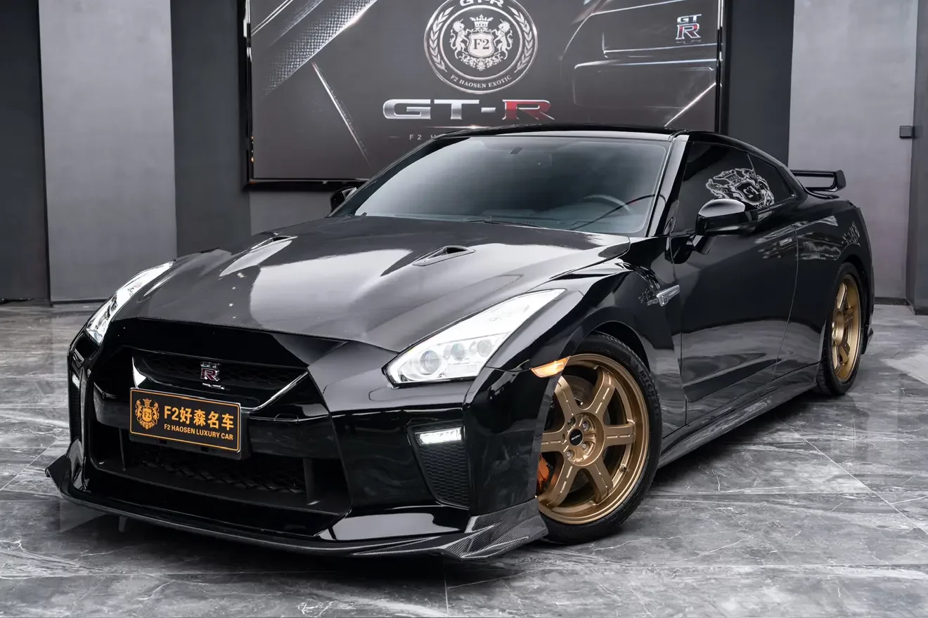 Nissan GT-R