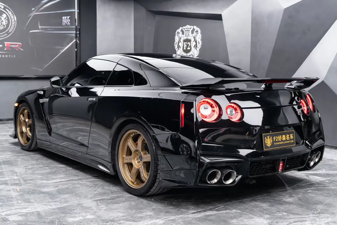 Nissan GT-R