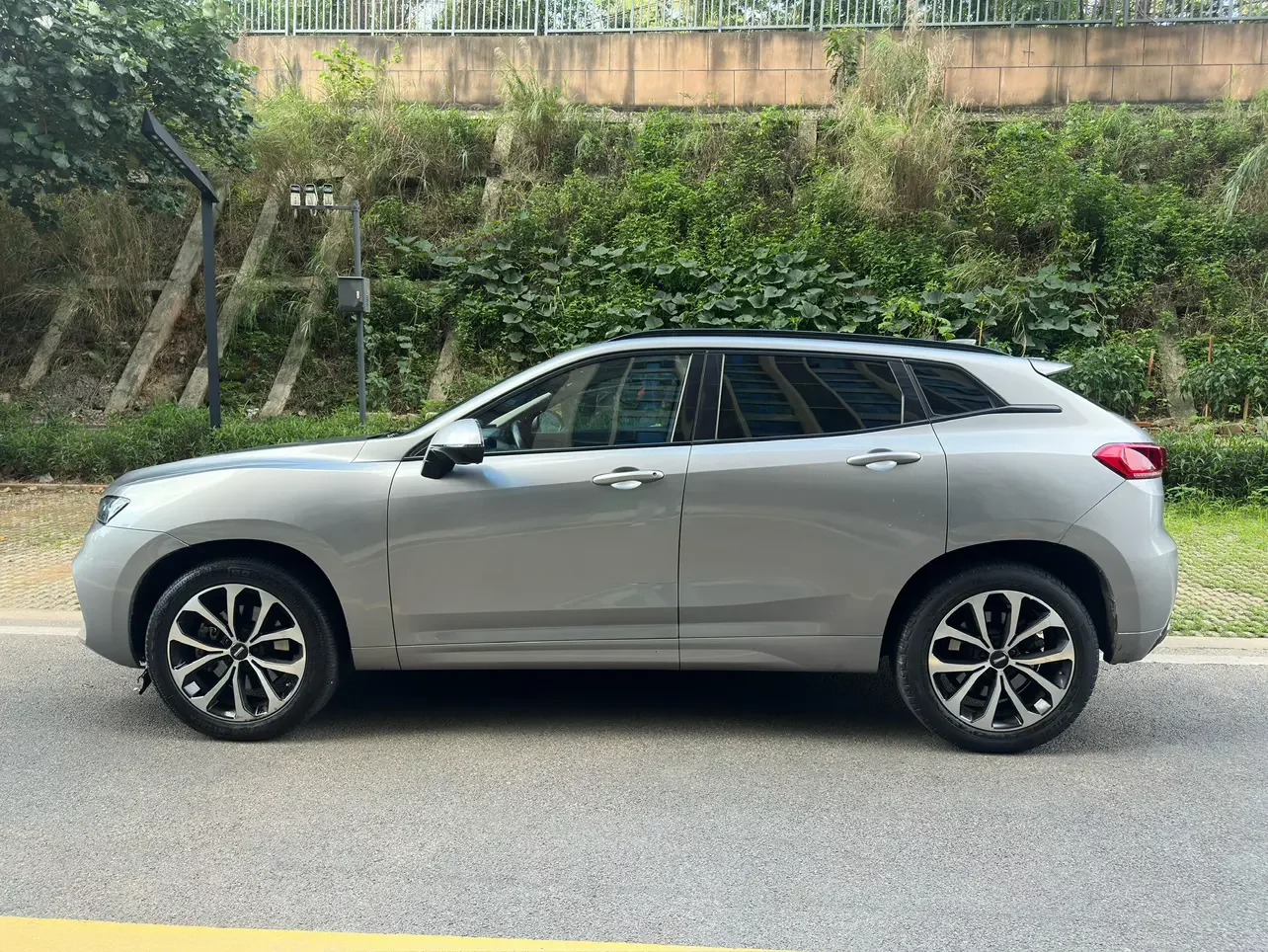 Wey Wei brand VV7