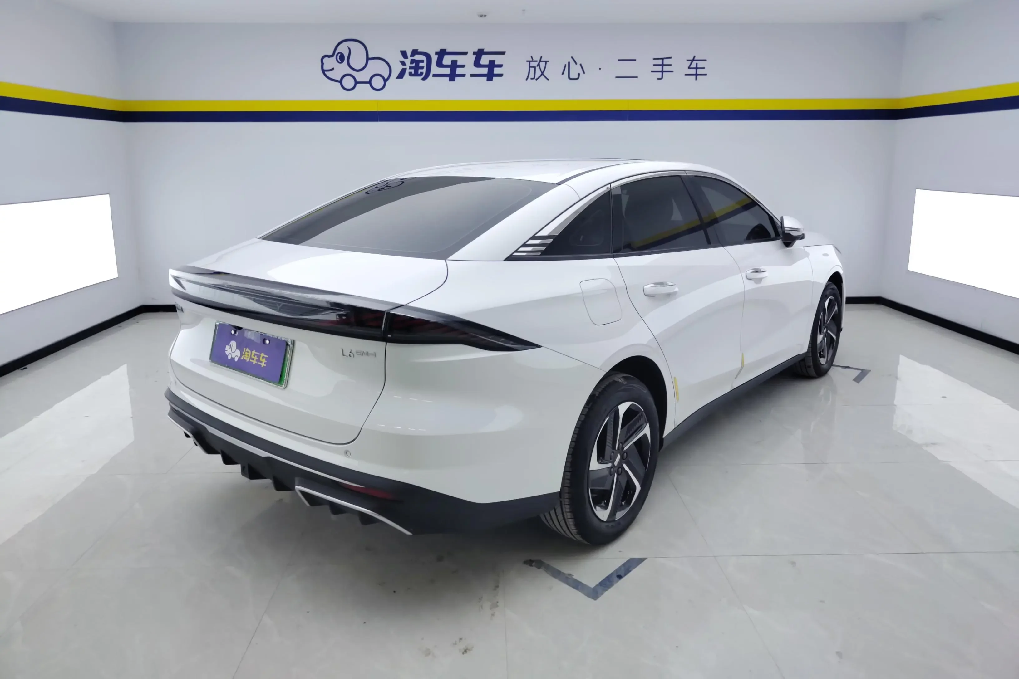 Geely Galaxy L6