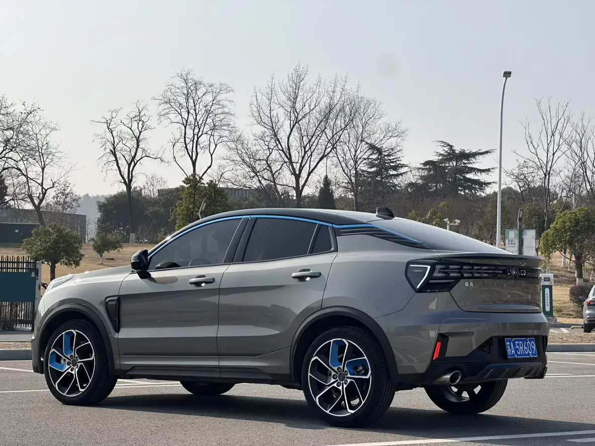 Lynk & Co 05