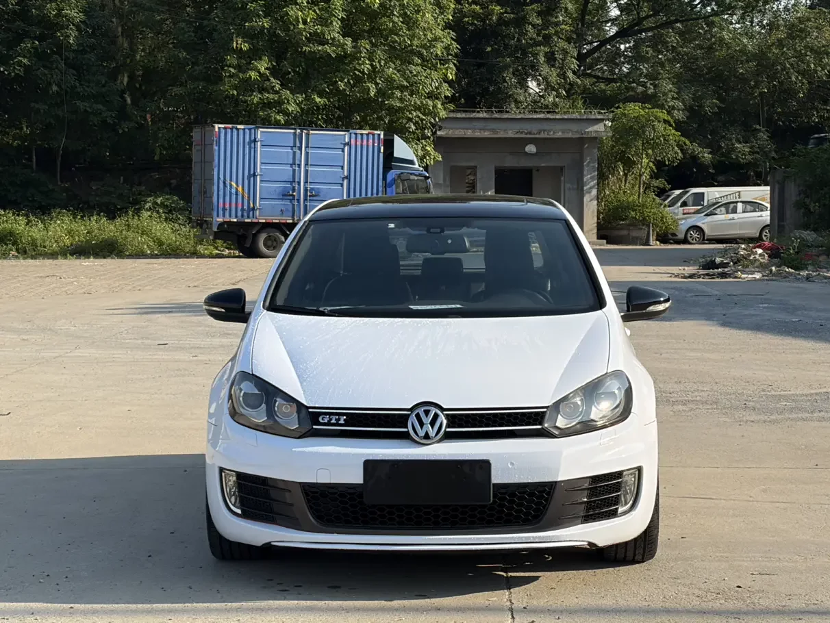 Volkswagen Golf GTI
