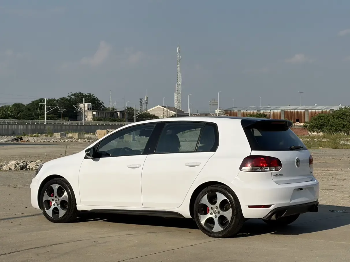 Volkswagen Golf GTI