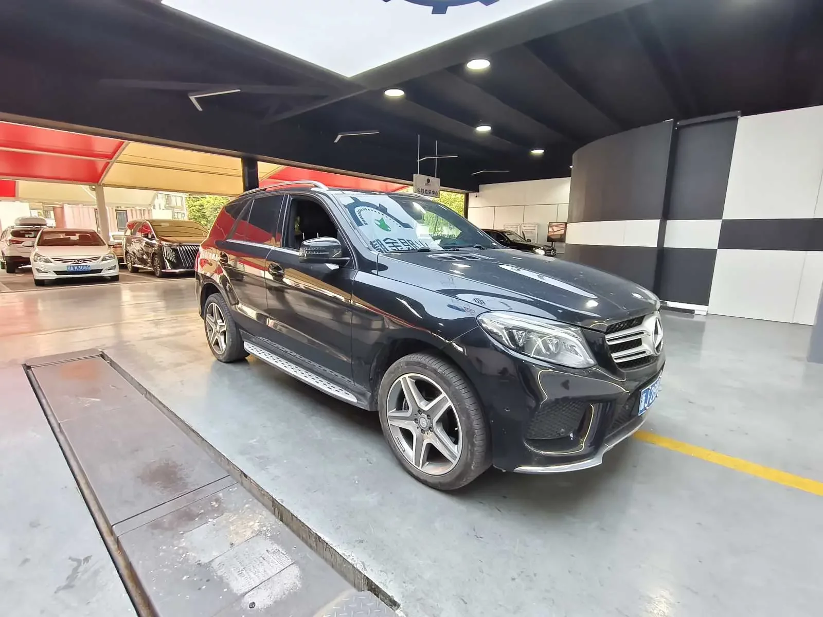 Mercedes-Benz GLE (Imported)