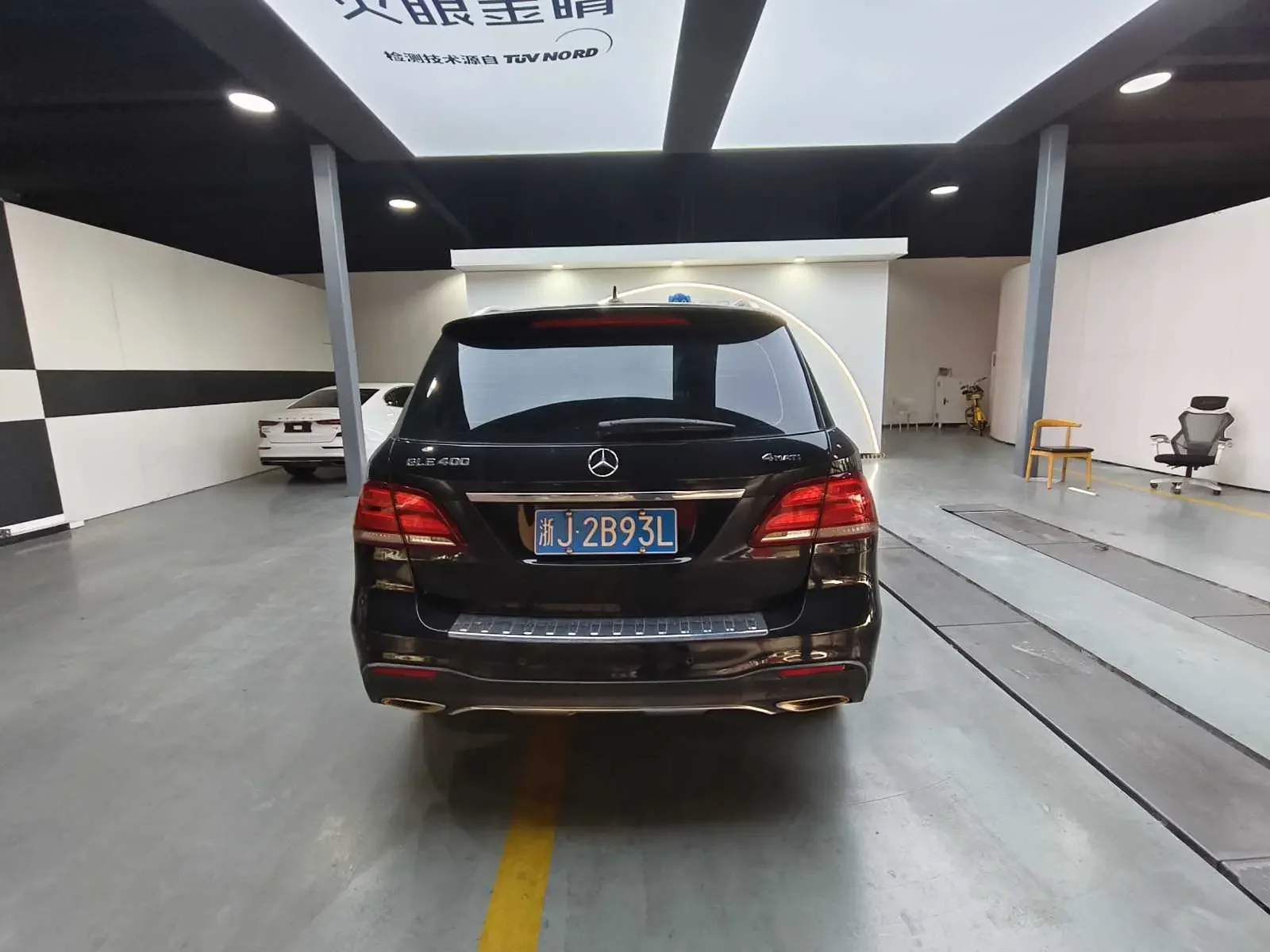 Mercedes-Benz GLE (Imported)