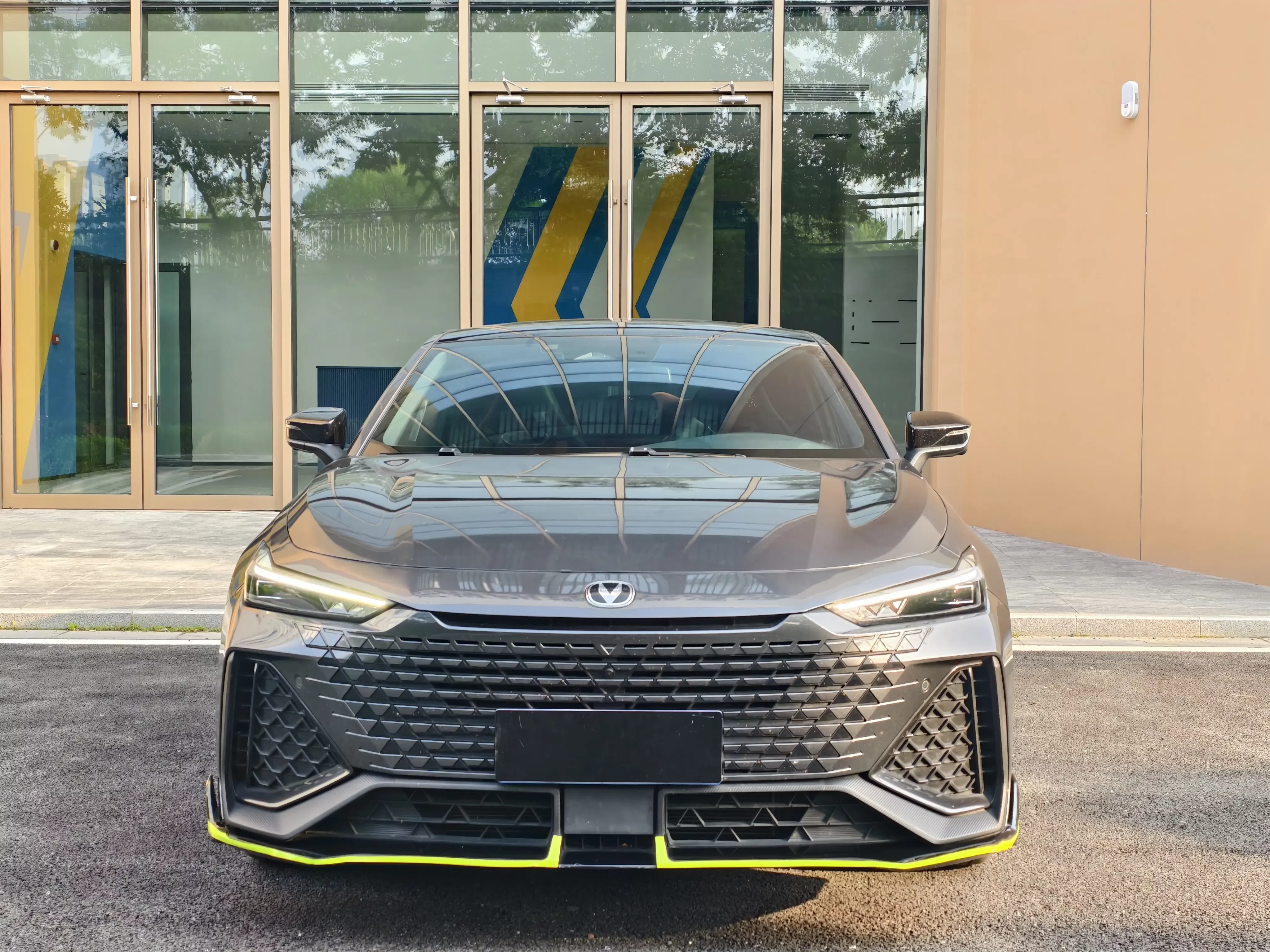Changan UNI-V  из Китая