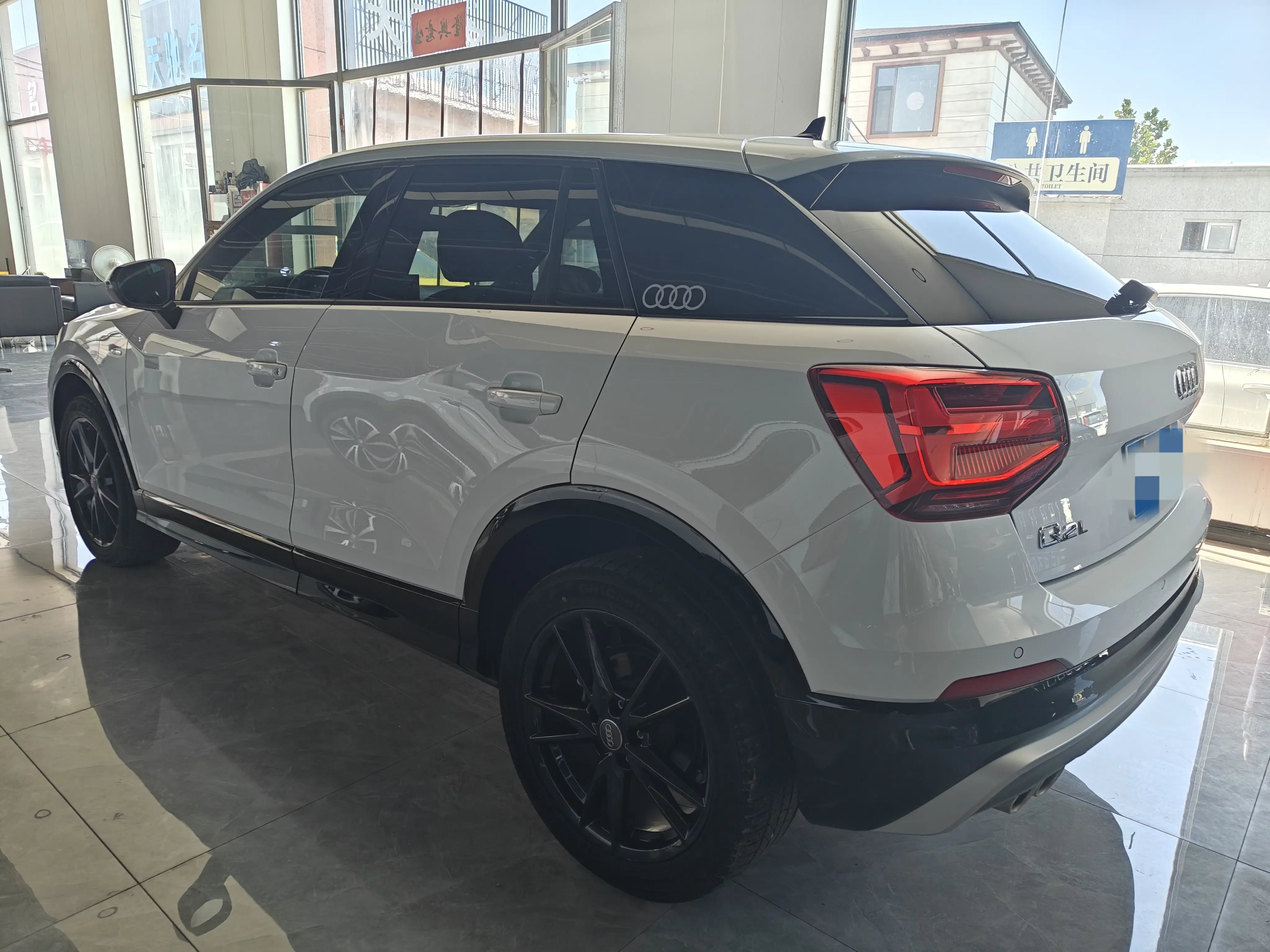 Audi Q2L