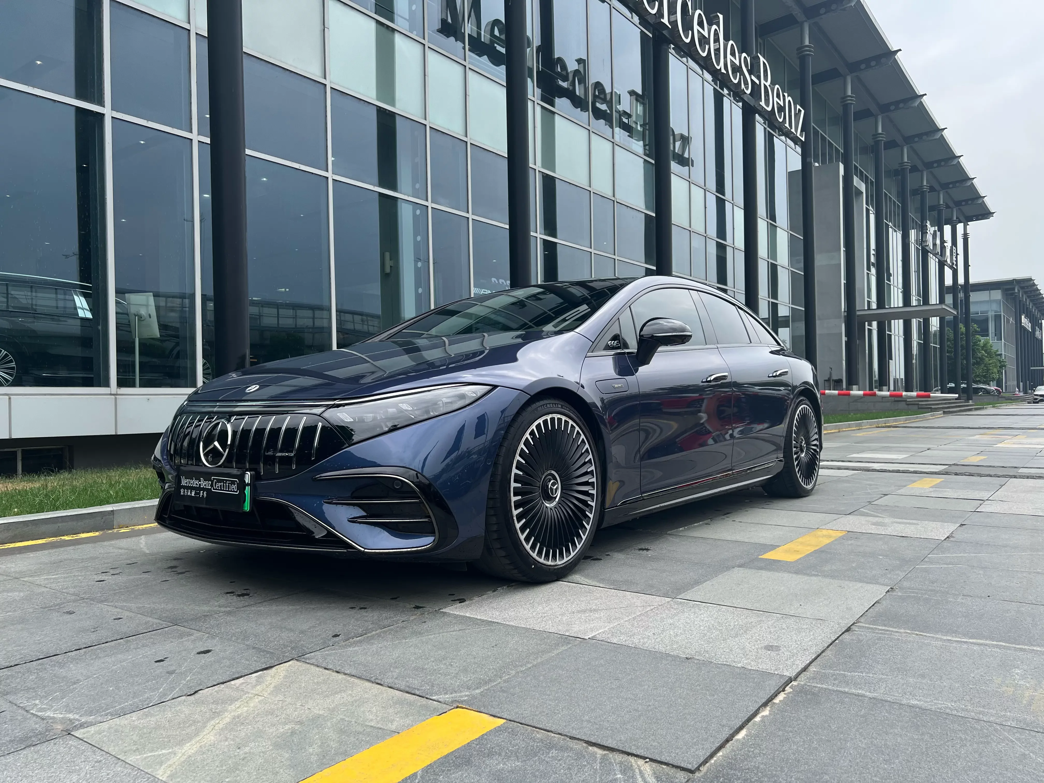 Mercedes-Benz EQS AMG
