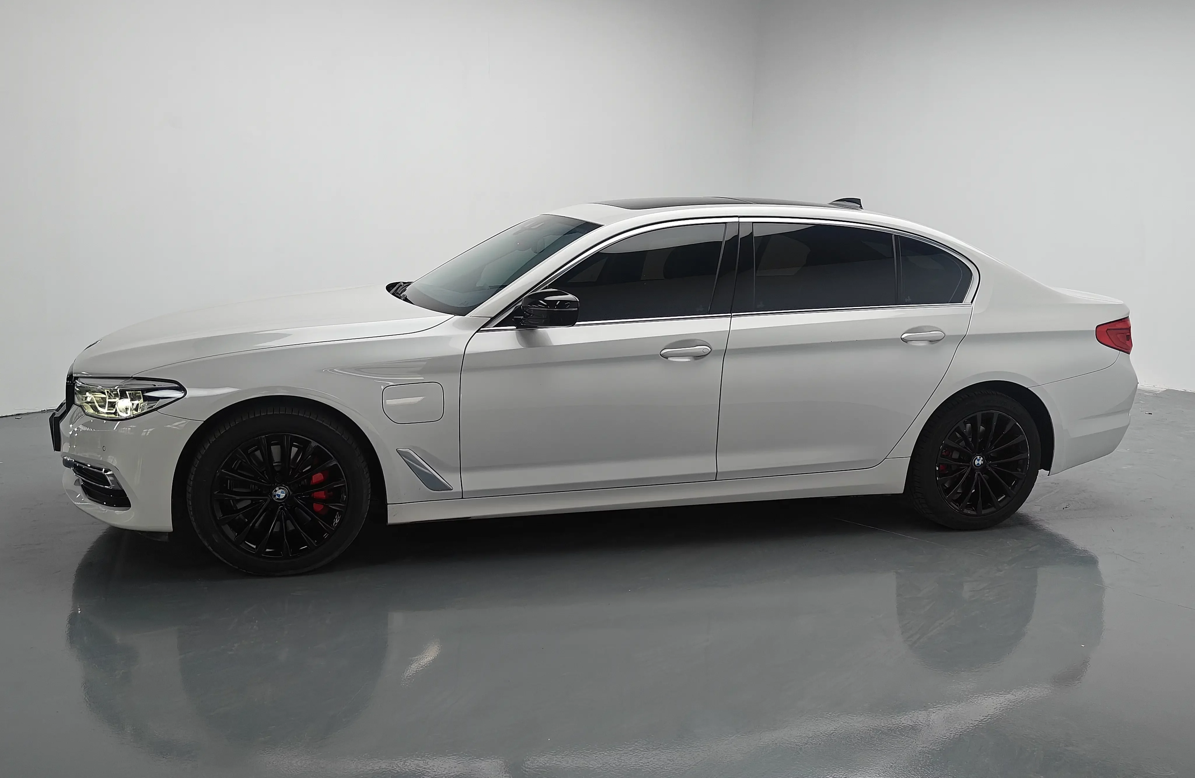 BMW 5 Series PHEV