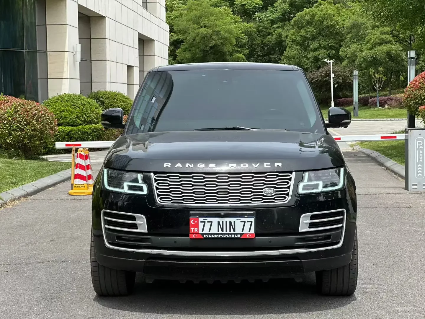 Land Rover range rover