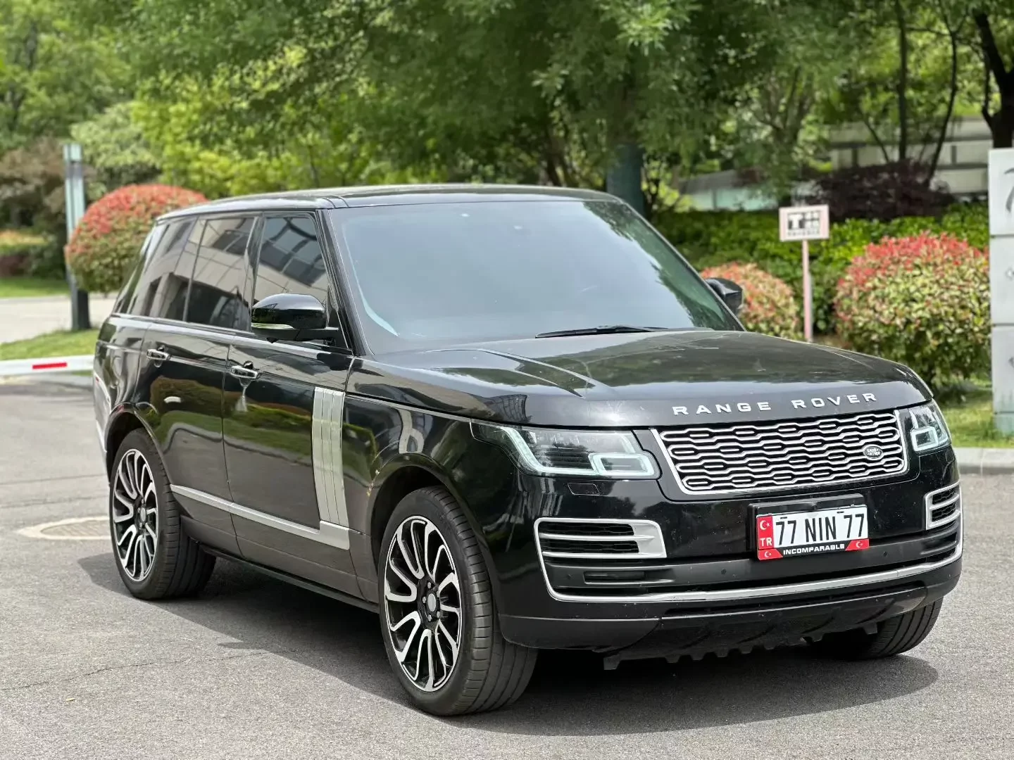 Land Rover range rover