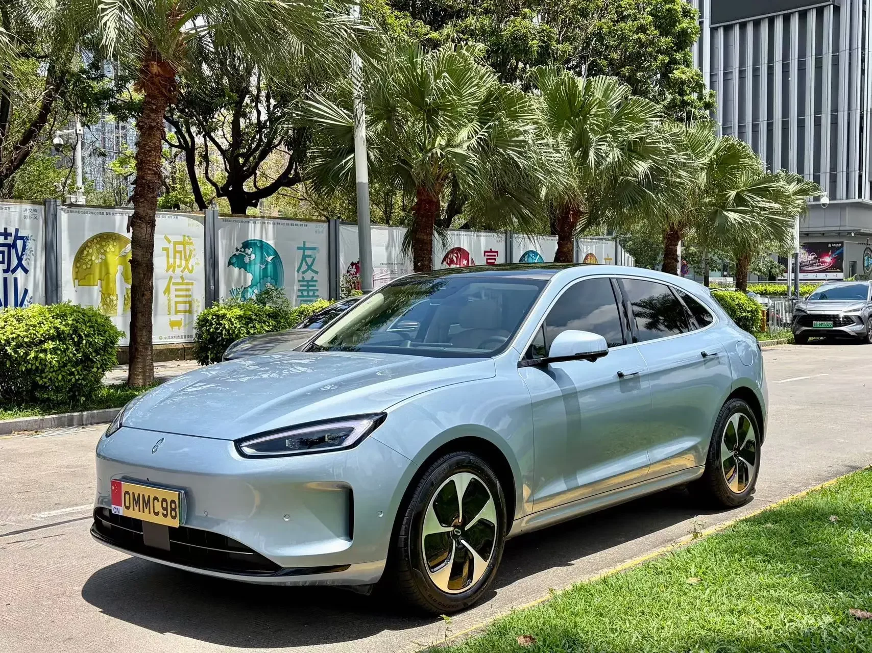 AITO M5 (Wenjie M5)  из Китая