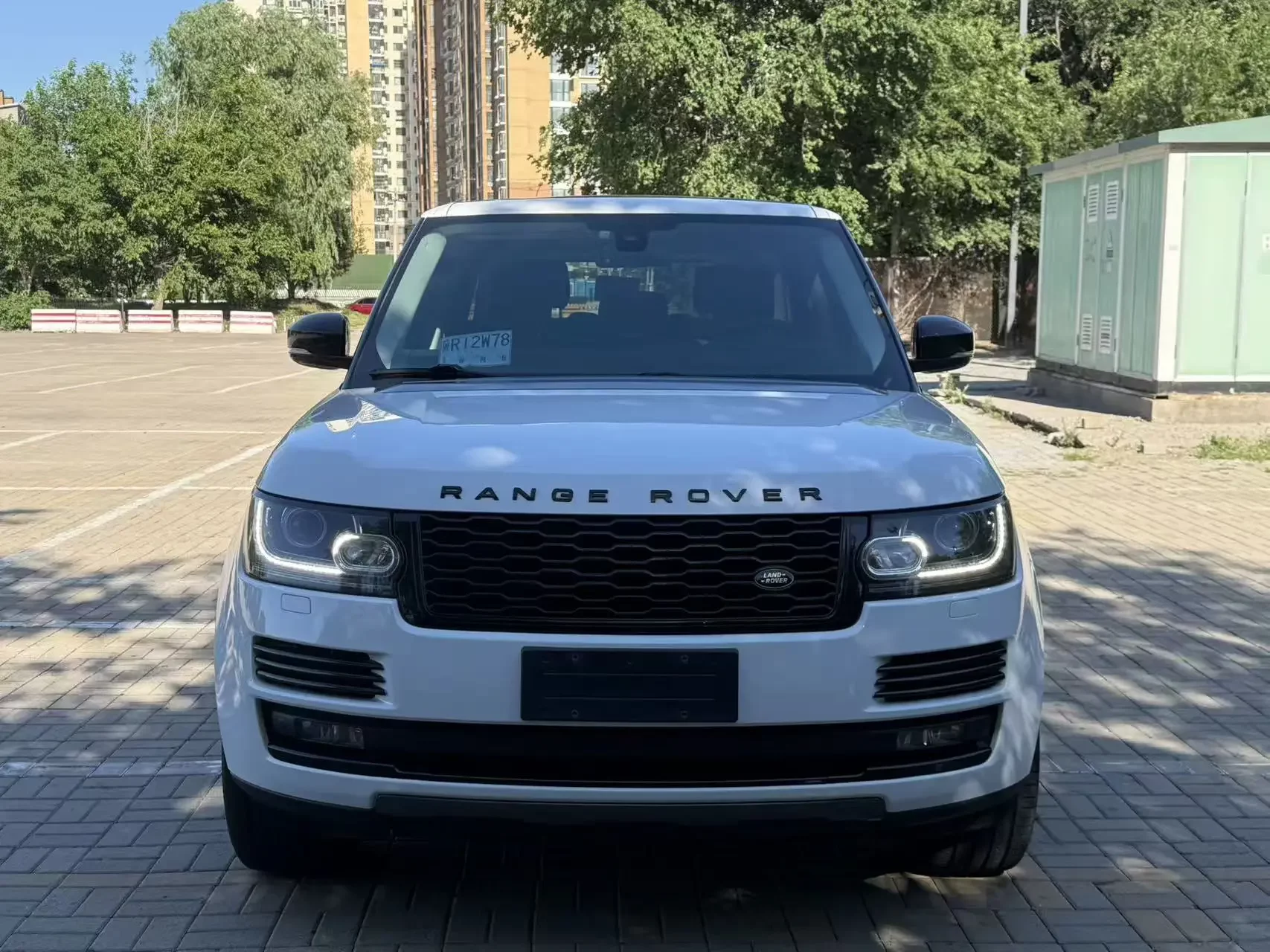 Land Rover range rover