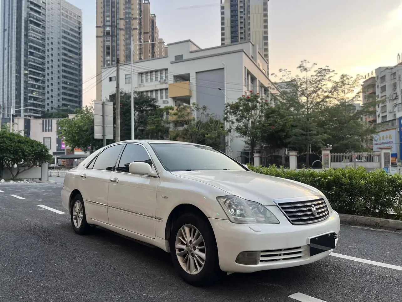Toyota crown